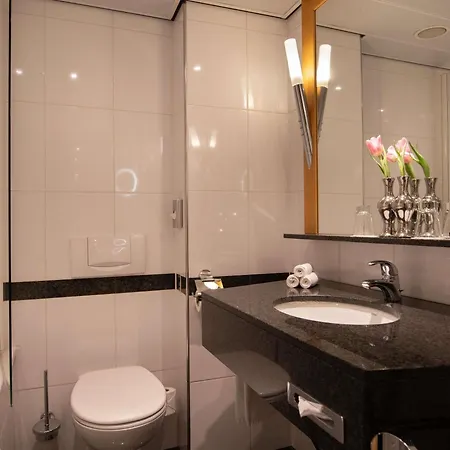 מלון Swissotel 4*