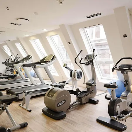 Swissotel Szálloda